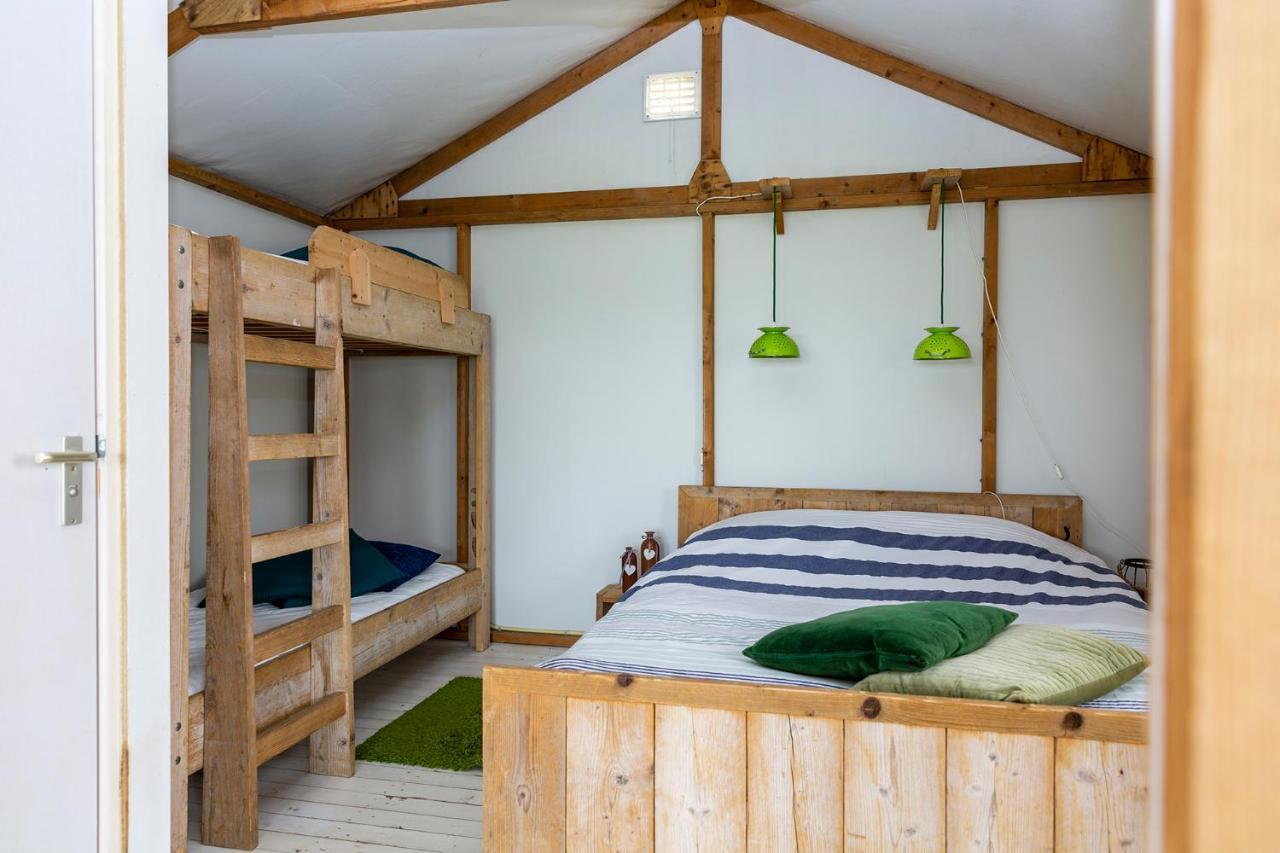 Boerderij Camping Nixhoeve Genderen Exteriör bild