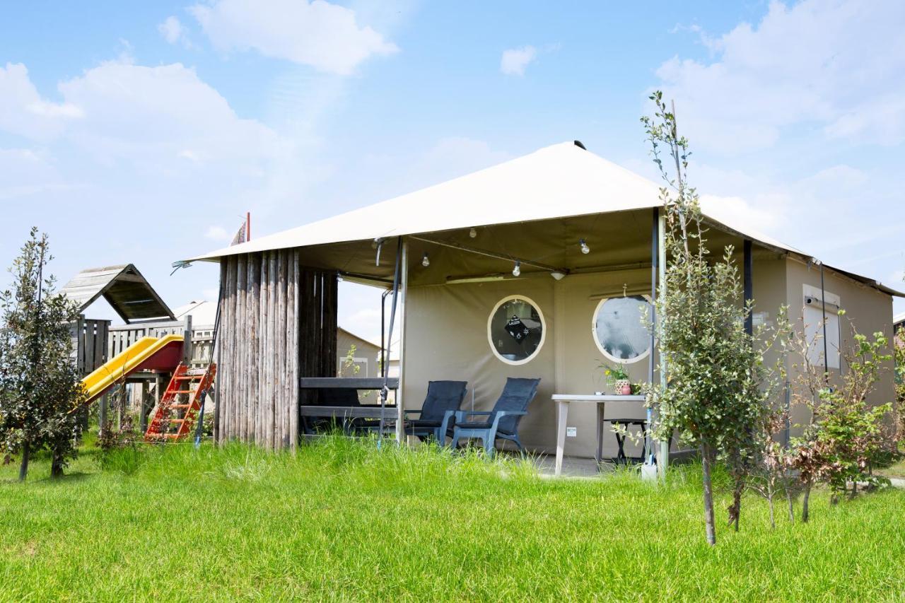 Boerderij Camping Nixhoeve Genderen Exteriör bild